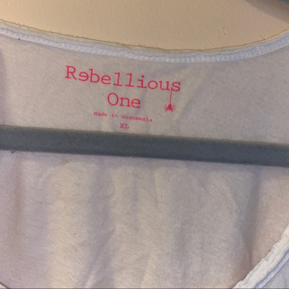 Graphic Tee - Picture 2 of 3